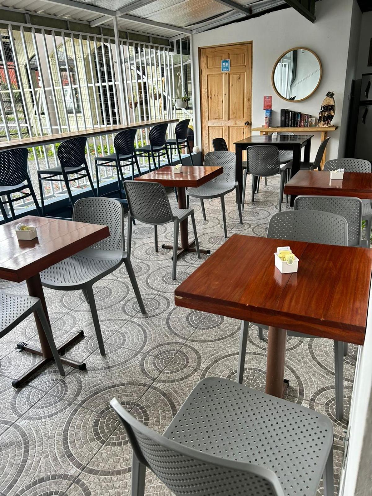 Hotel Alicia La Fortuna ภายนอก รูปภาพ